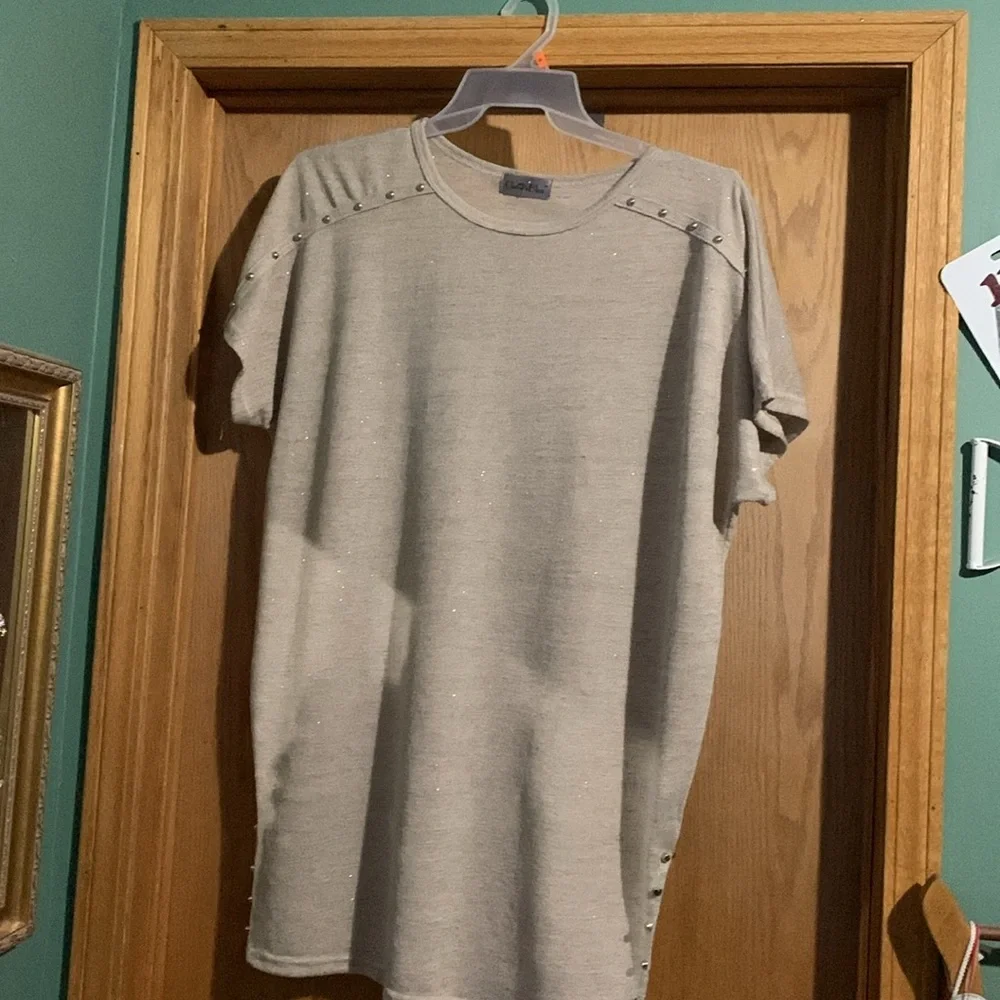 Top - Picture 3 of 3